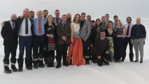 У басейні з акулами найнезвичайніші місця для весілля акулами