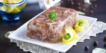 Холодець з яловичини (ніжок, хвостів або рульки) - як приготувати і скільки варити хвостів