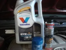 Заміна олії (Valvoline, Liqui Moly) олії