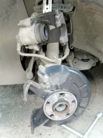 Заміна передніх гальмівних дисків та колодок на Fabia II Ремонт Блог про Skoda, Audi, Volkswagen, Seat колодок
