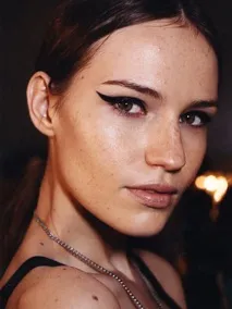 15 найпривабливіших образів за версією журналу Allure, Відгуки про косметику відгуки