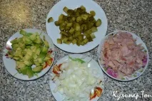 Салат з копченою куркою, авокадо та квасолею ✾ салат