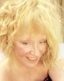 Алла Пугачова показала, як виглядає без макіяжу алла