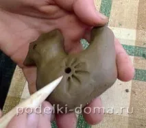 Білоукраїнська глиняна свистулька (майстер-клас) отвір