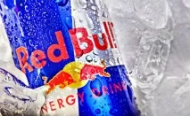 Енергетики замість кави Red Bull bull