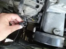 Заміна датчика тиску масла в ДВЗ Chevrolet Epica заміна