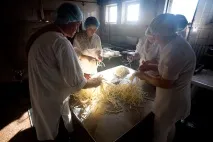Як роблять адигейський сир в Україні, Як це зроблено україні