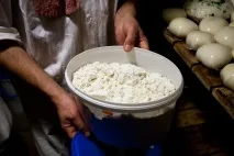 Як роблять адигейський сир в Україні, Як це зроблено адигейський