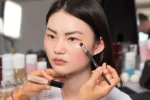 Як повторити макіяж з показу Dior Cruise 2018 показу