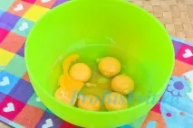 Класичний пишний бісквіт з розпушувачем у мультиварці - простий рецепт бісквіт
