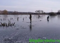 Ловля великого ротана взимку, Рибалка рибалки бачить здалеку взимку