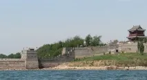 Початок Великої Китайської стіни в Бейдайхе великої