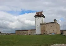 Нарвський замок в Естонії - опис та години роботи замок