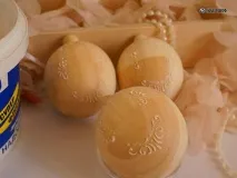 Новорічні кулі своїми руками у техніці декупаж своїми