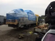 Відправлення на палеті автомобілів