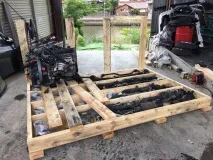 Відправлення на палеті автомобілів