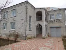 посередників