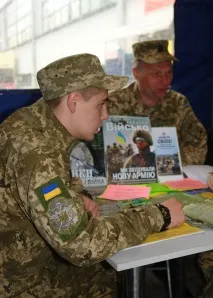 Рекрутинг – перші спроби військкоматів знайти контакт із суспільством спроби
