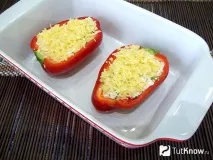 Запечений перець фарширований сиром запечений