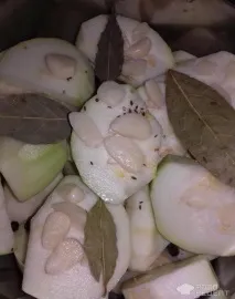 Мариновані патисони, заливка гарячим розсолом. заливка