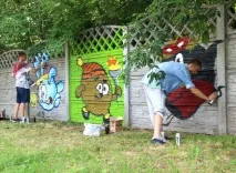 Малюнки на паркані своїми руками малюнки
