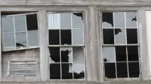 Теорія розбитих вікон розбитих