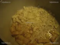 Тушкована квашена капуста квашена