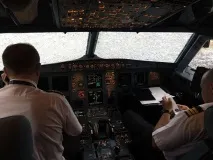 Український пілот посадив літак з розбитим склом і за нульової видимості український