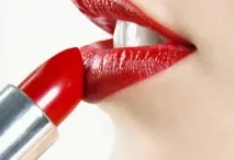 Все про шкоду та користь губної помади користь