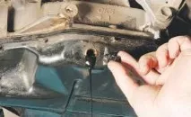 Заміна масла та масляного фільтра у двигуні автомобіля Nissan Qashqai 2007 масляного