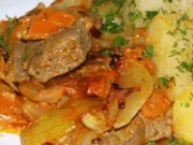 Печеня з печінки із солоними огірками огірками