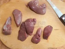 Смажена куряча печінка у сухарях куряча
