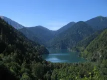 Завальне озеро Ріца ріца