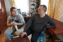 Білоукраїнсько-українська пара розповідає про переїзд у глуш і зарплати в селі глуш