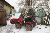 Білоукраїнсько-українська пара розповідає про переїзд у глуш і зарплати в селі розповідає
