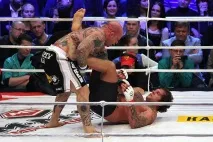 Боєць Олександр Омеляненко після п’яного бешкету пішов зі спорту боєць