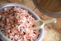 Гімалайська рожева сіль корисні властивості та лікування сіль