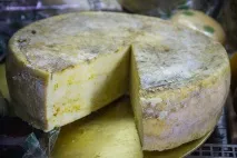 Грузія - батьківщина не лишевиноробства, а й сиру грузія