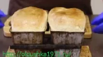 Як спекти хліб у духовці хліб