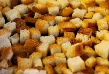 Як і за якої температури правильно сушити сухарі з хліба сухарі