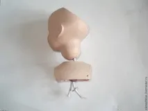 голову