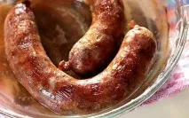 Як зробити домашню ковбасу - рецепти приготування в кишці ковбасу