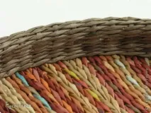 Любителям паперового плетіння таця із залишків трубочок плетіння