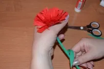 Майстер-клас з виготовлення гвоздики з гофрованого паперу майстер-клас