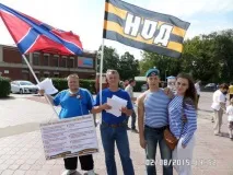 Вони таки викупалися у фонтані! Тюменці відзначили день ПДВ викупалися