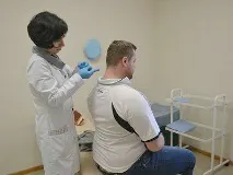 Болить шия з лівого боку, праворуч (неможливо повернути голову) причини та лікування, що робити лівого