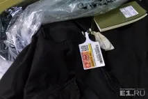 Просканував - і дізнався вид хутра, країну, бренд у Кольцово показали, як ставлять чіпи на імпортні хутра