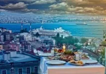 Район Бейоглу (Beyoğlu) у Стамбулі вулиця Істікляль (Istiklal Caddesi) та площа Таксім (Taksim) бейоглу