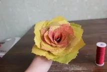 Троянди з осіннього листя своїми руками своїми