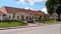 Чахтіце, Подорожі, Рок Східної Європи подорожі